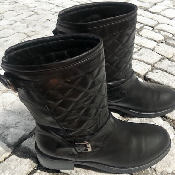 Aquatalia Black Quilted Mid-Calf Quilted Moto-Metro Style Boots   size 8  ~ EUC - Picture 3 of 15